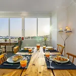 Whome Premium View 2-Bed Great For R Workers & Families