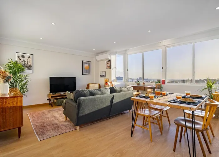 Whome Premium View 2-Bed Great For R Workers & Families